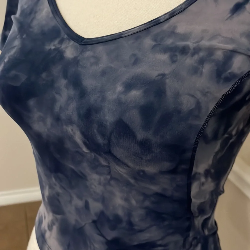Lululemon align tee crop blue & gray tie dye top Size 4